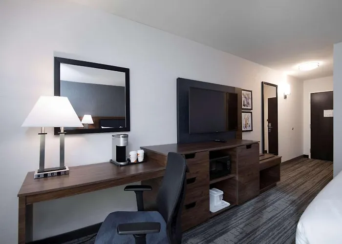 Comfort Inn & Suites