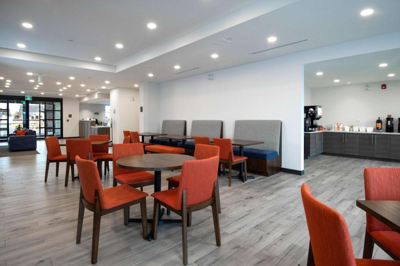 Hotel Comfort & Carleton Place