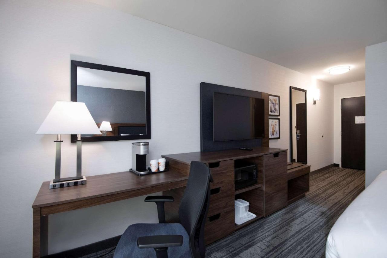Hotel Comfort & Carleton Place